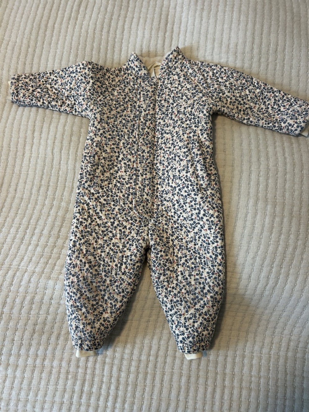 Konges sløjd Quilted Floral Baby One-Piece Romper in Cream & Navy